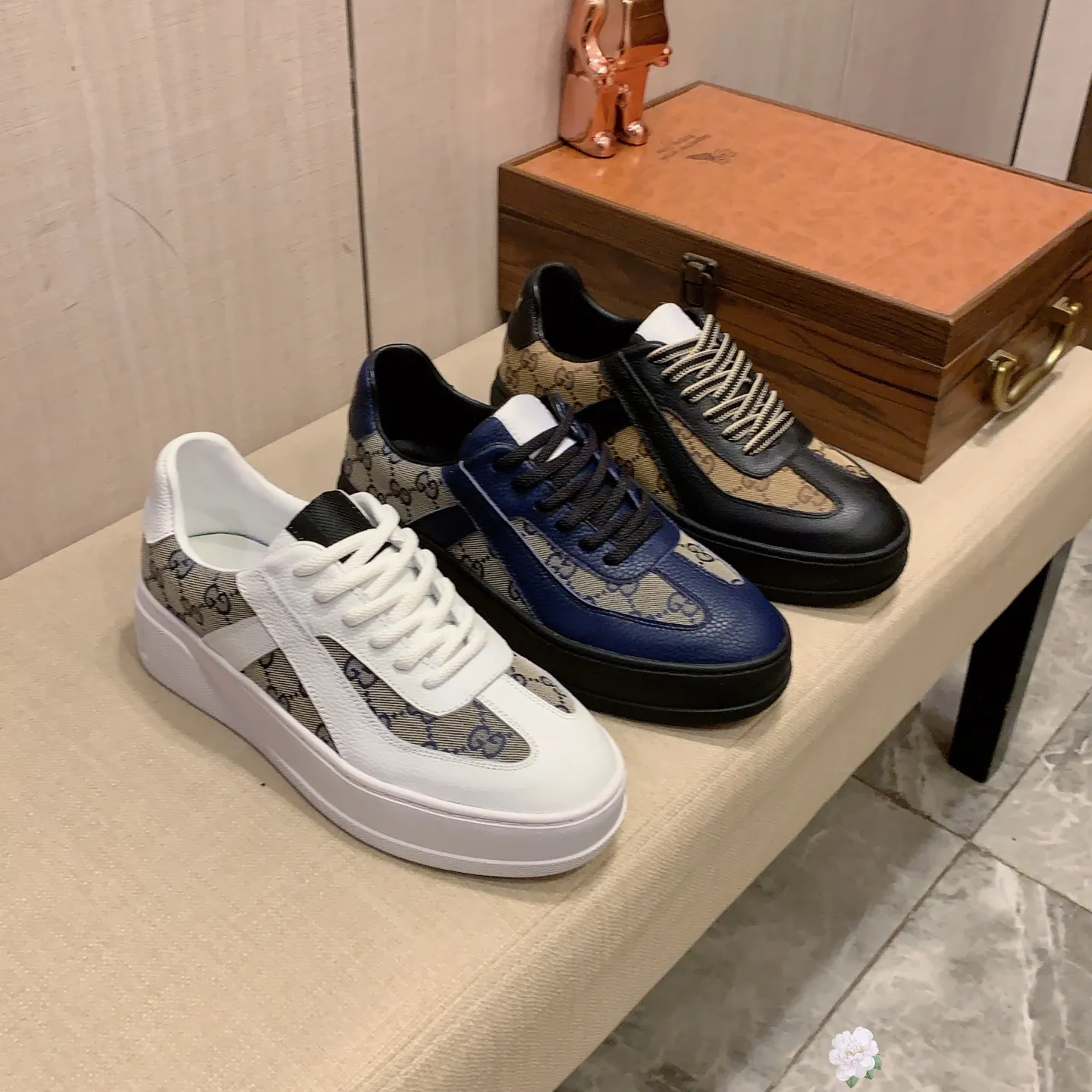 Men's men's shoes💰420💰💰🎩🎩[Lightning][Lightning] "GUCCI*" The latest and most popular casual sports shoes, top brand [seduce] luxury ~ purchasing agent, top quality ~. [Strong] The upper is made of imported breathable cowhide with material ➕ breathable sheepskin feet (•) and fine workmanship. The original stylish and stylish soft rubber wear-resistant and non-slip outsole is light and comfortable on the feet. The real thing looks better when photographed in person. 012: code: 38-44, can be customized to 45, 3️⃣ colors are available